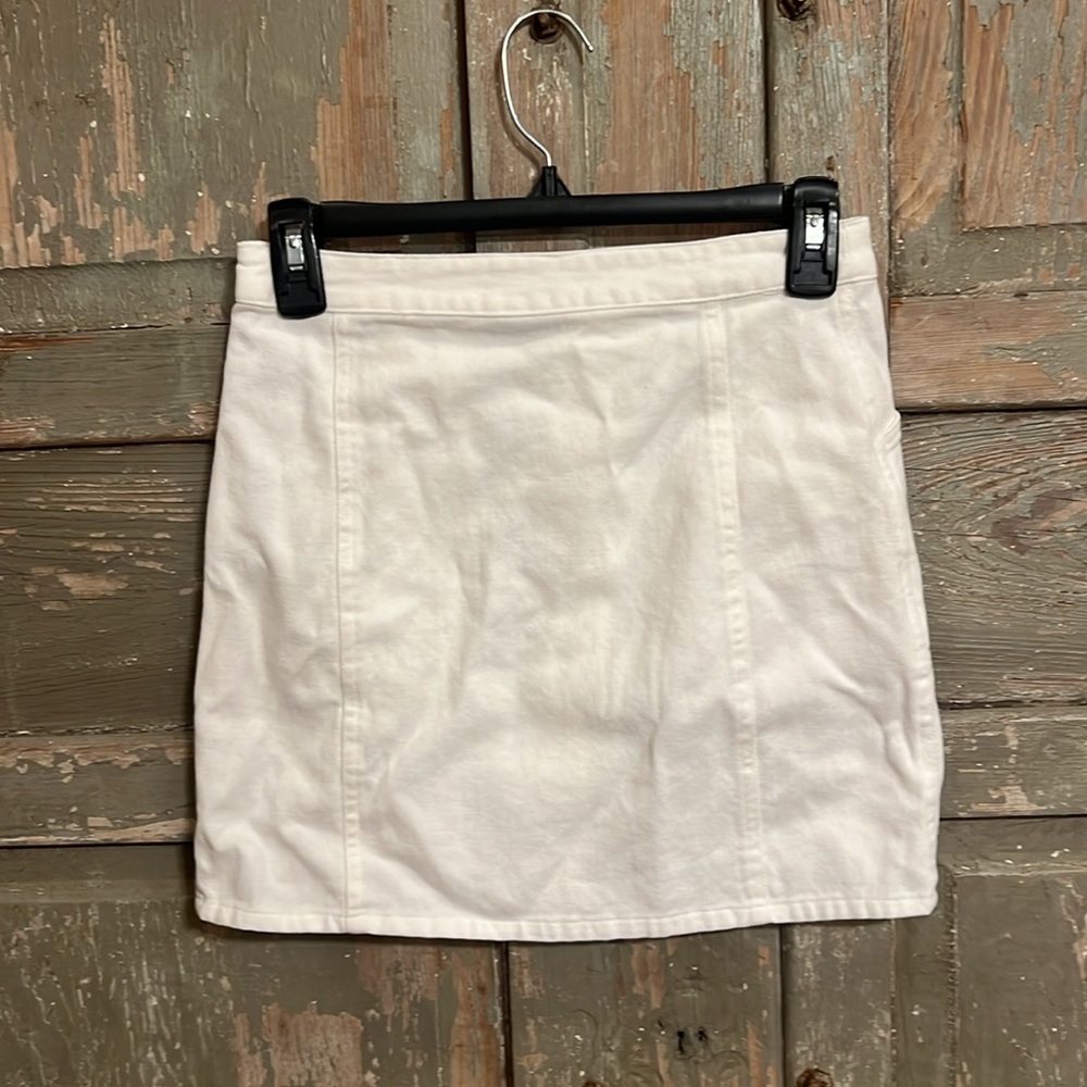 #209 Hurley White Denim Button Up Skirt - Picture 2 of 5